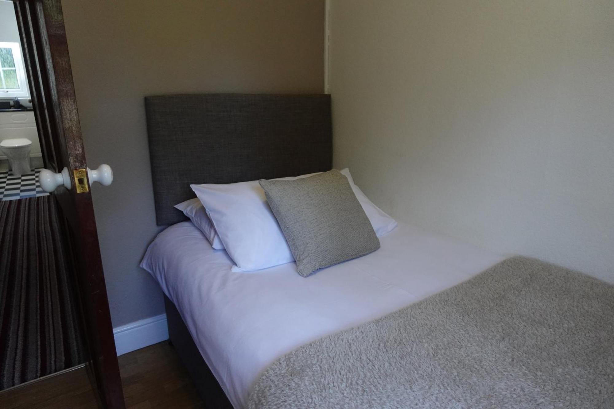 Huge 9 Bed Property Sleeps 17, Near Nec, City Centre, Hs2 Бирмингем Экстерьер фото